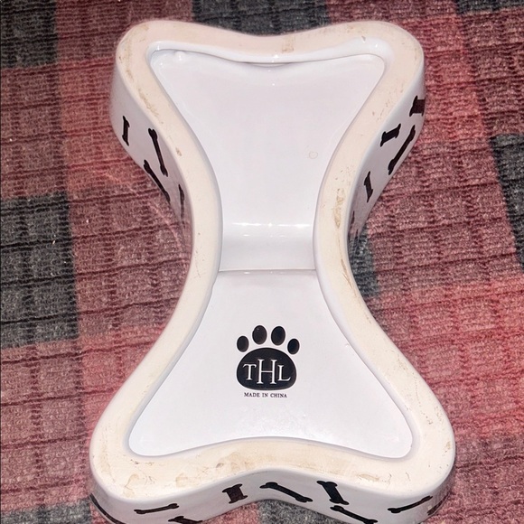 White Bone-Shaped Dog Bowl - Picture 2 of 4